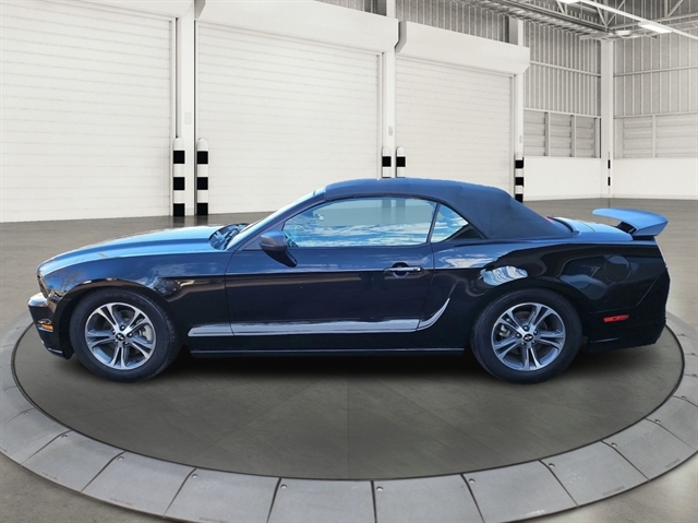 2014 Ford Mustang V6 Convertible RWD