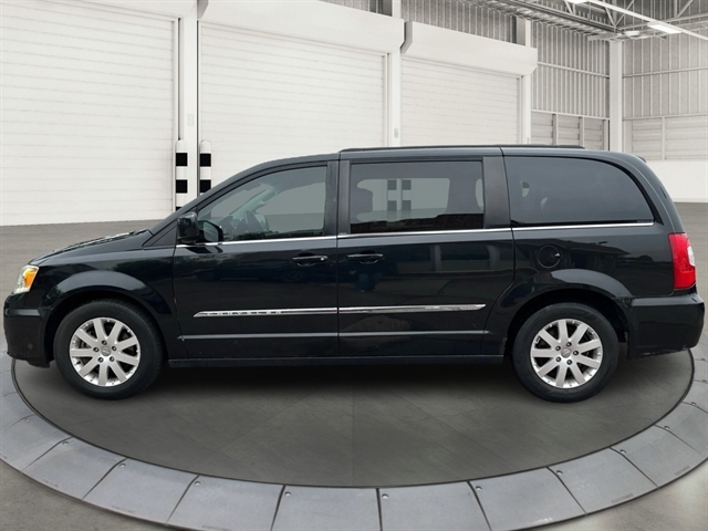 Brilliant Black Crystal Pearlcoat 2014 Chrysler Town & Country Touring FWD Minivan Front-Wheel Drive Automatic
