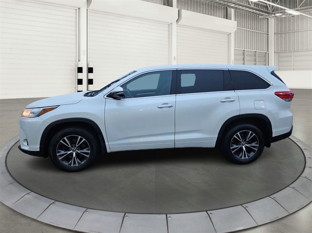 2017 Toyota Highlander LE