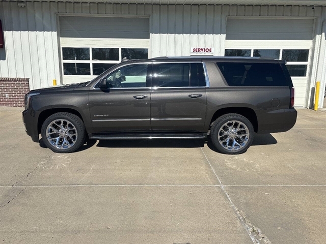  2020 GMC Yukon XL Denali 4WD   
