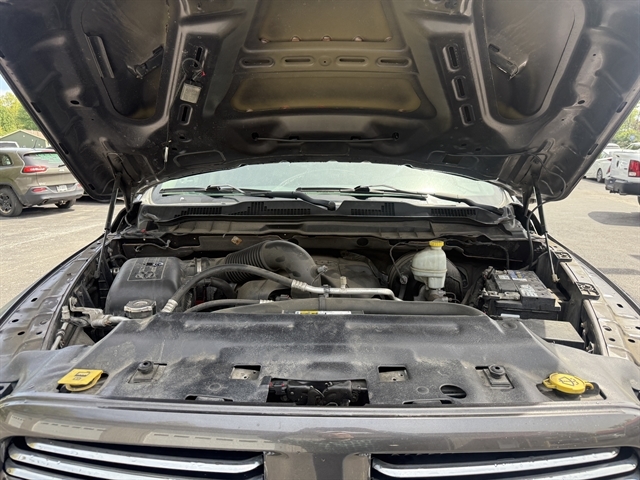View vehicle photo 7