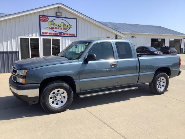 2006 CHEVROLET SILVERADO 1500 WORK TRUCK QUADCAB 4X4 LOW MILES!!!